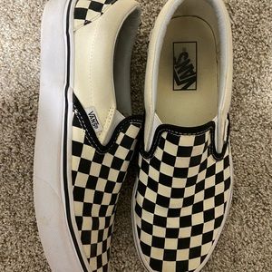 VANS Slip ons SIZE 9 (women)or 7.5 (men) CHECKERED